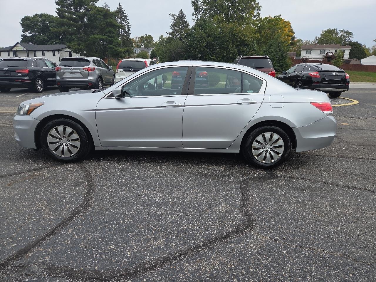 Honda Accord LX sedan AT 2012
