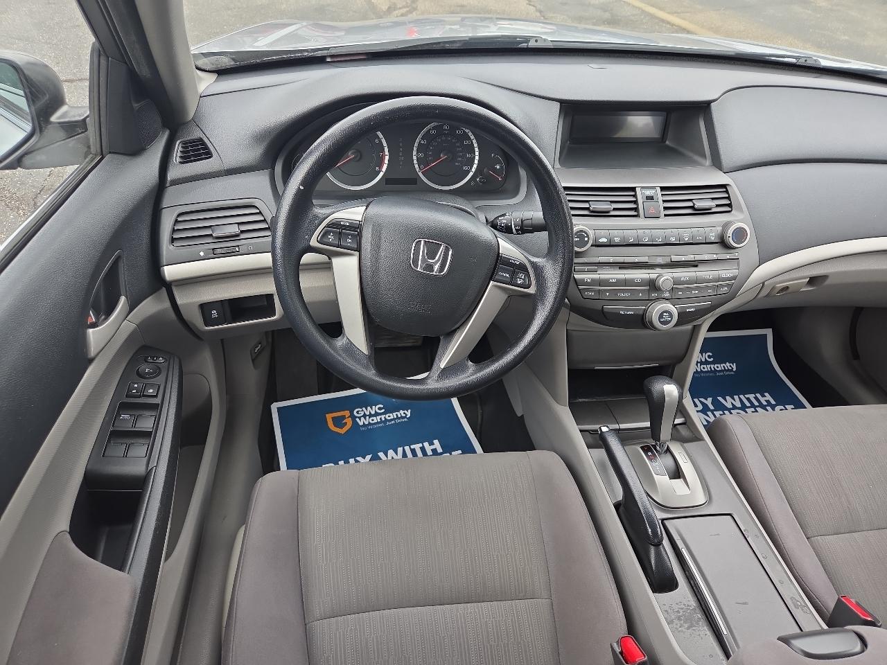 Honda Accord LX sedan AT 2012