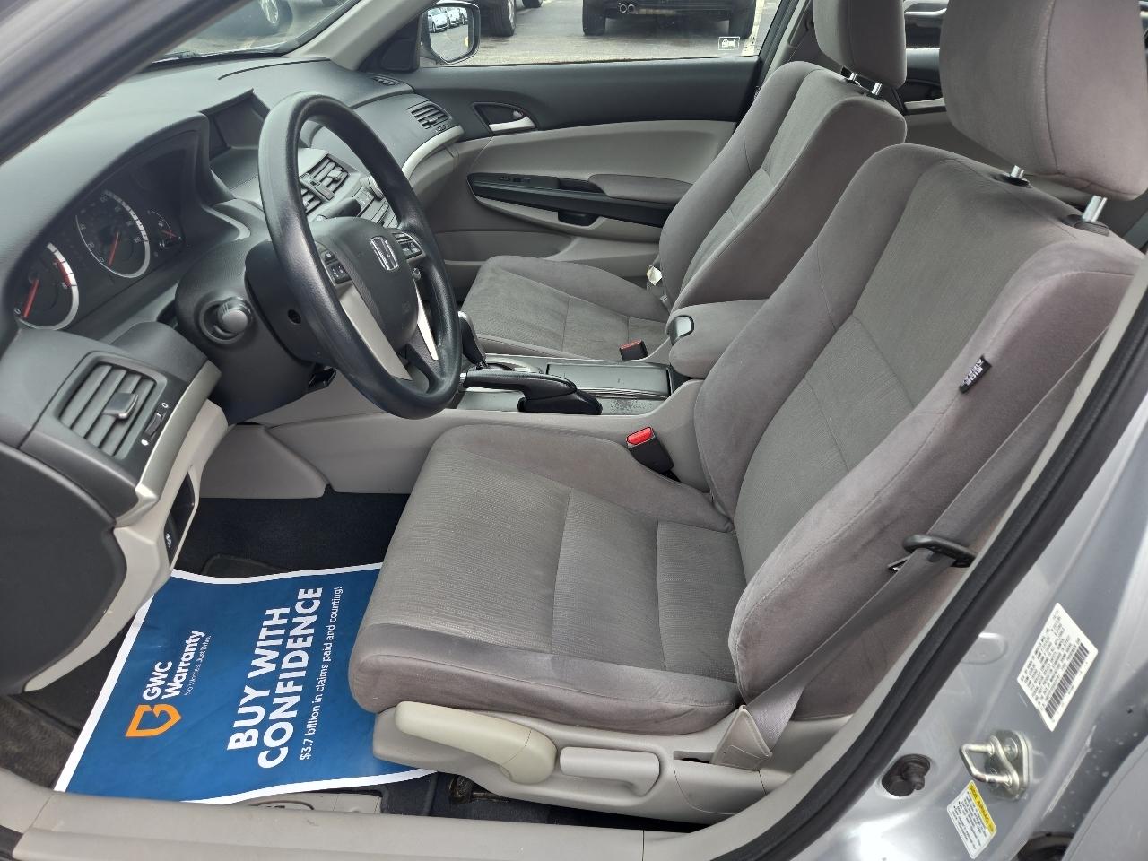 Honda Accord LX sedan AT 2012