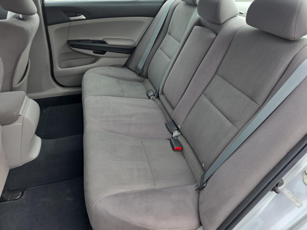 Honda Accord LX sedan AT 2012