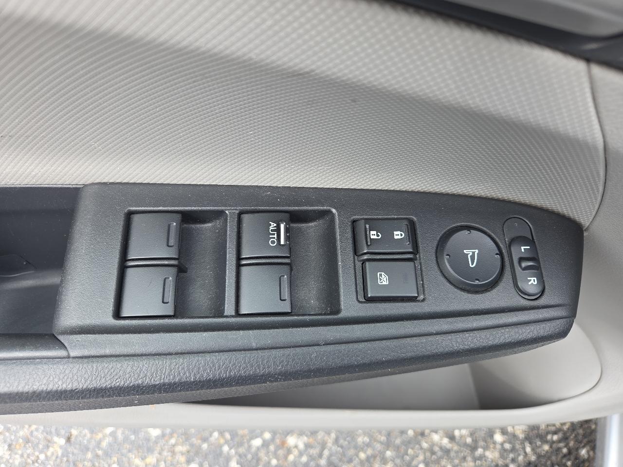 Honda Accord LX sedan AT 2012