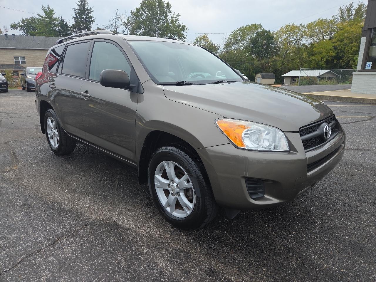 Toyota RAV4 Base I4 4WD 2012