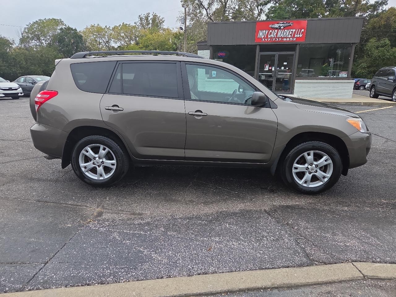 Toyota RAV4 Base I4 4WD 2012