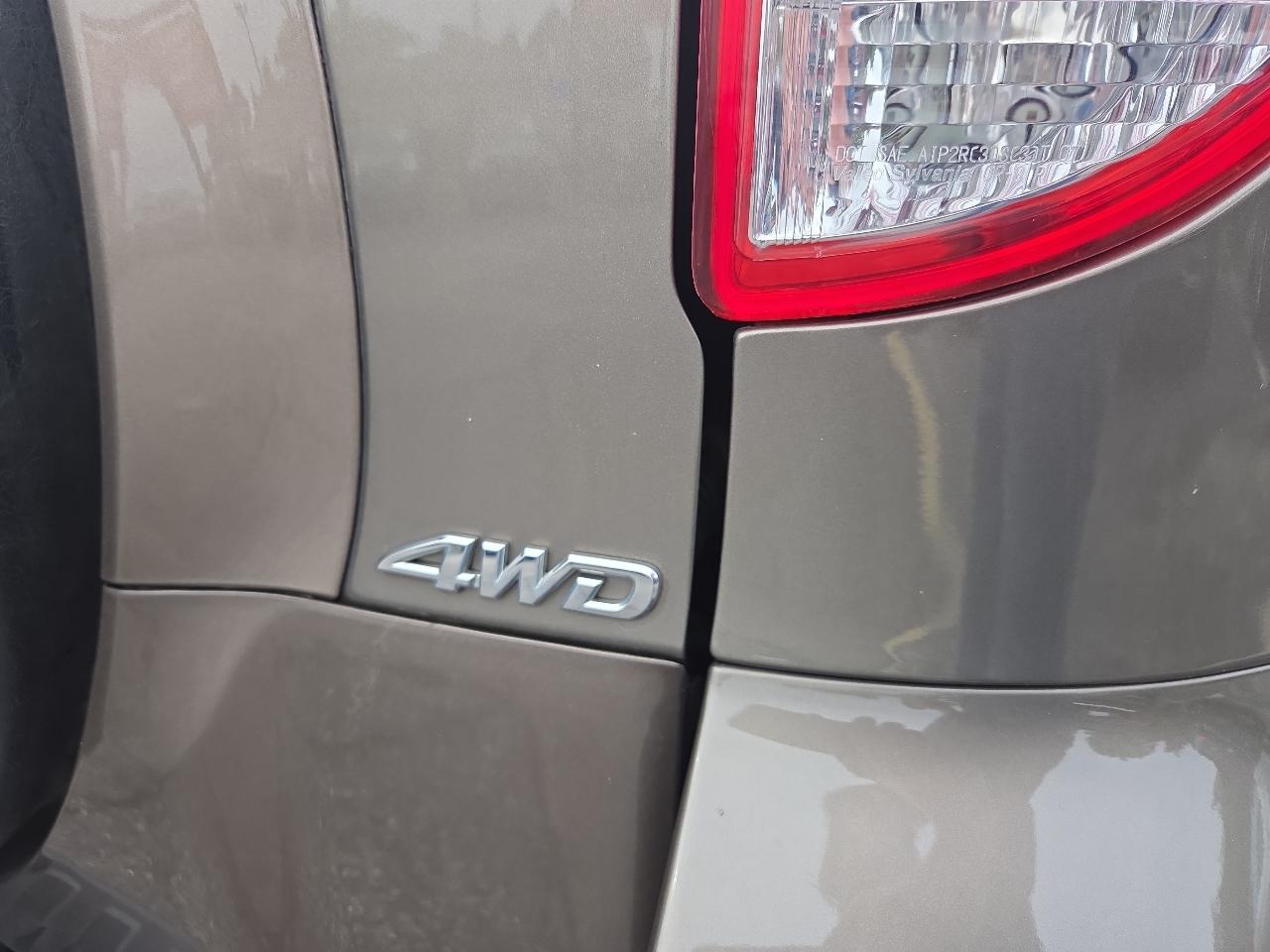 Toyota RAV4 Base I4 4WD 2012