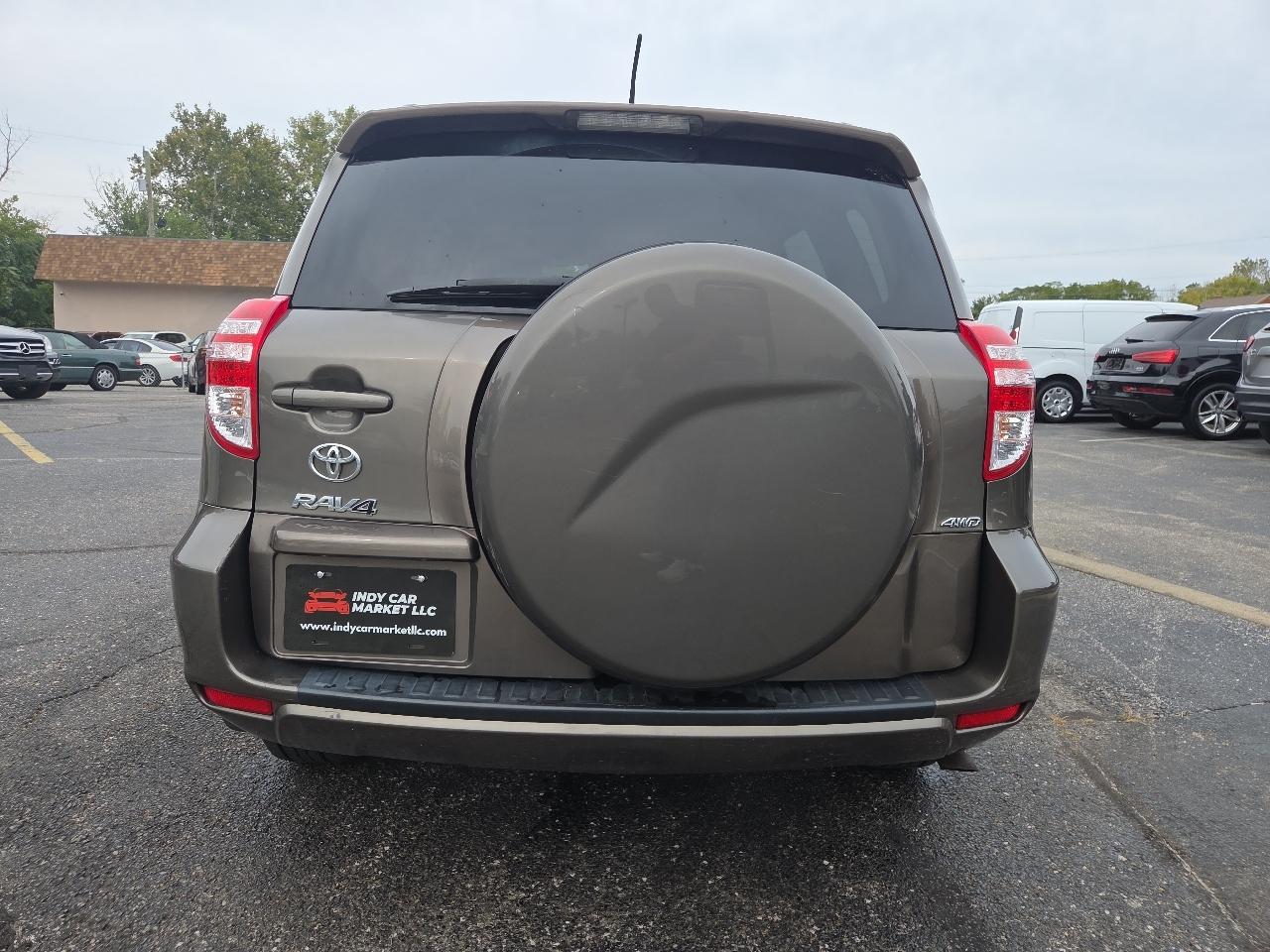 Toyota RAV4 Base I4 4WD 2012