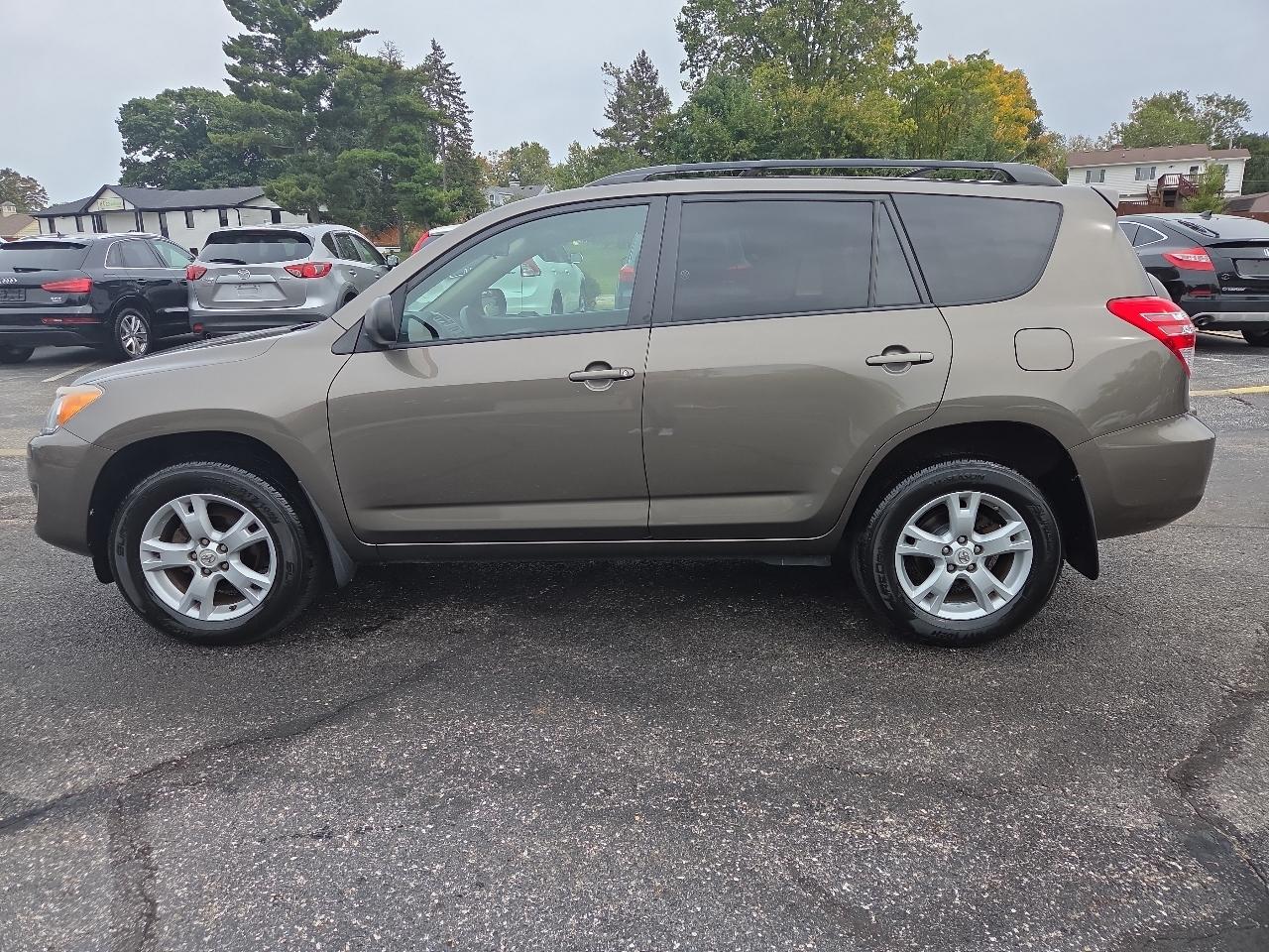 Toyota RAV4 Base I4 4WD 2012