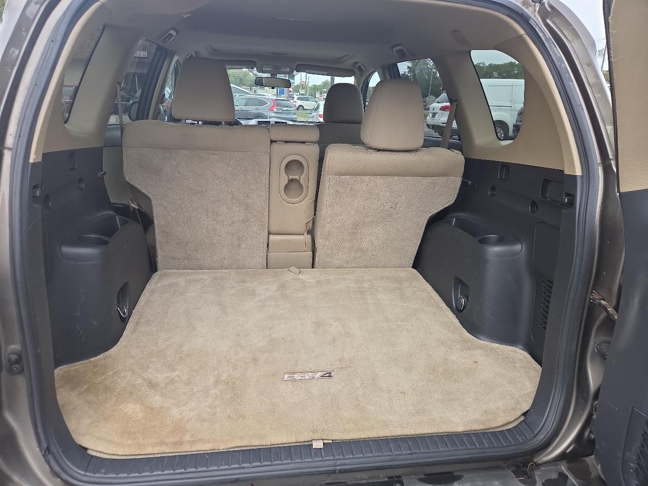 Toyota RAV4 Base I4 4WD 2012