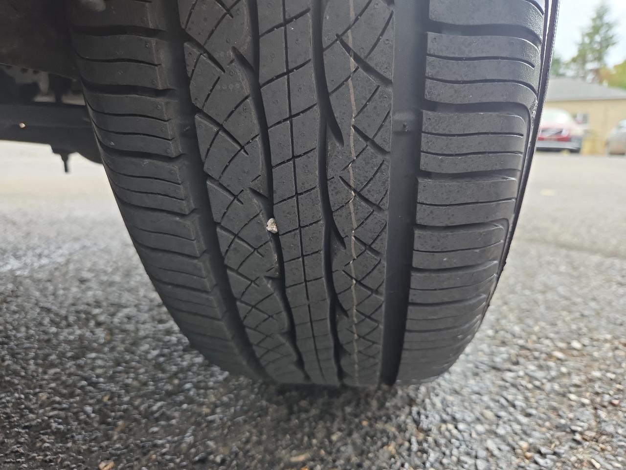 Toyota RAV4 Base I4 4WD 2012