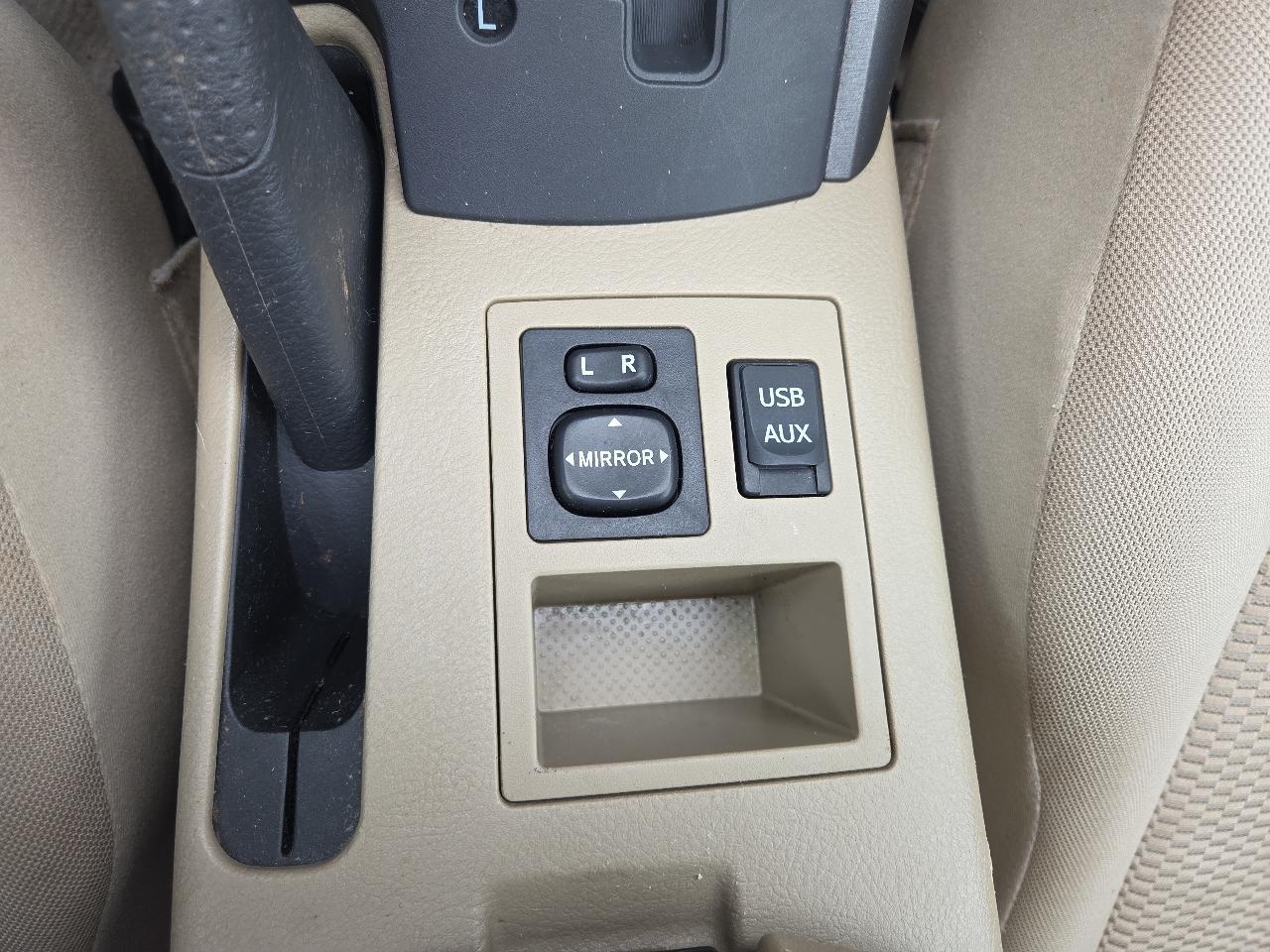 Toyota RAV4 Base I4 4WD 2012