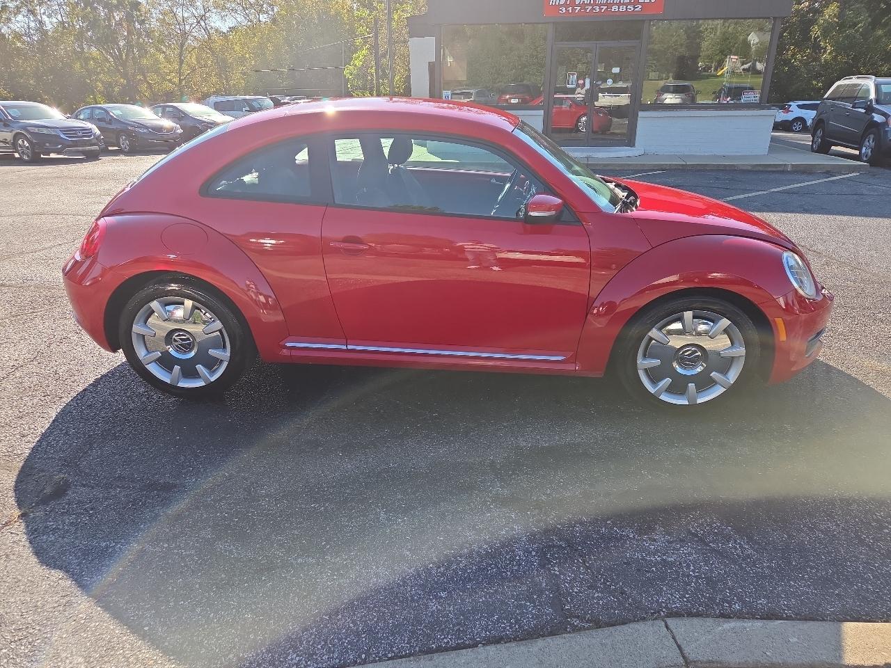 Volkswagen Beetle  2012