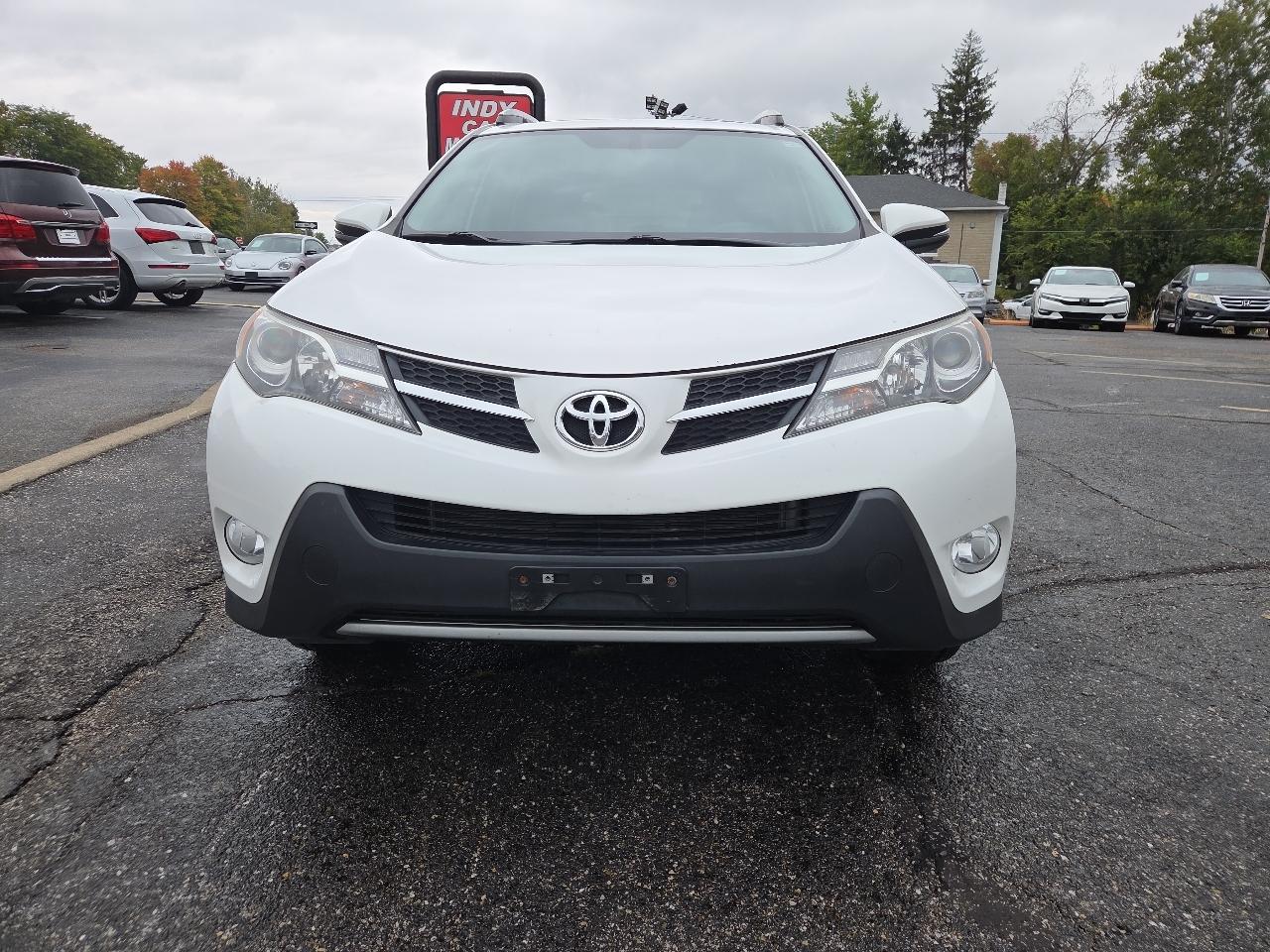 Toyota RAV4 XLE FWD 2014