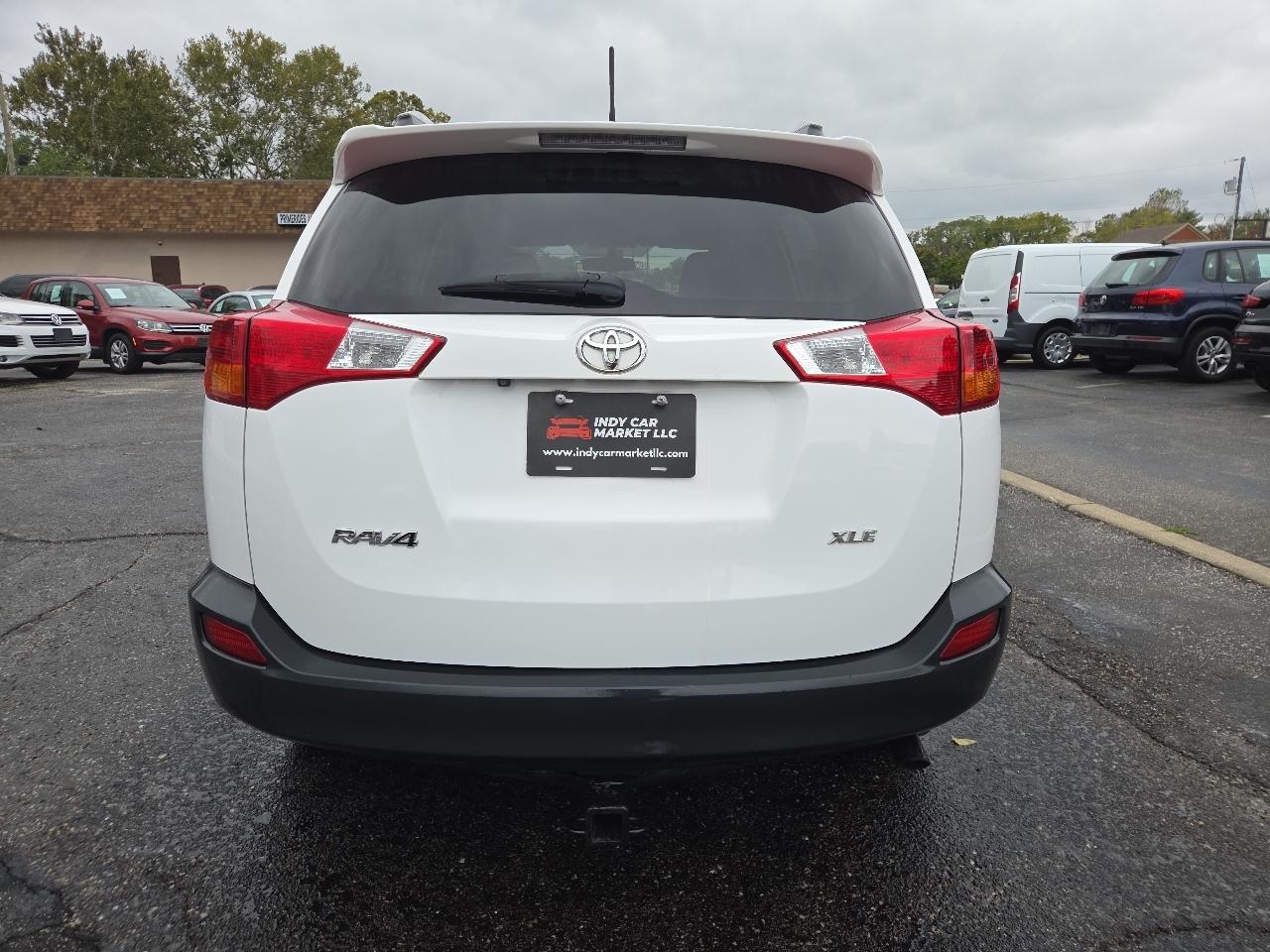 Toyota RAV4 XLE FWD 2014