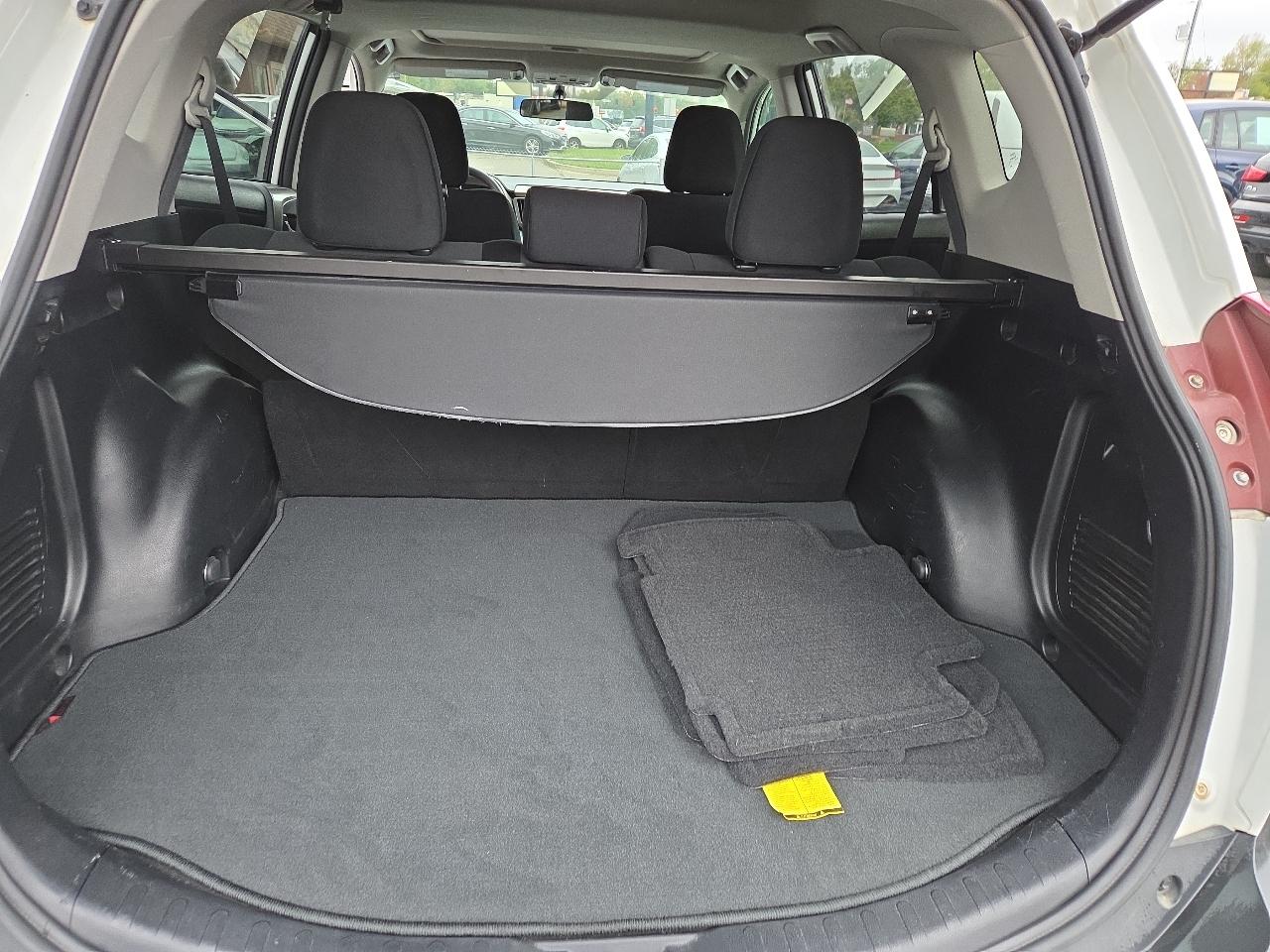 Toyota RAV4 XLE FWD 2014