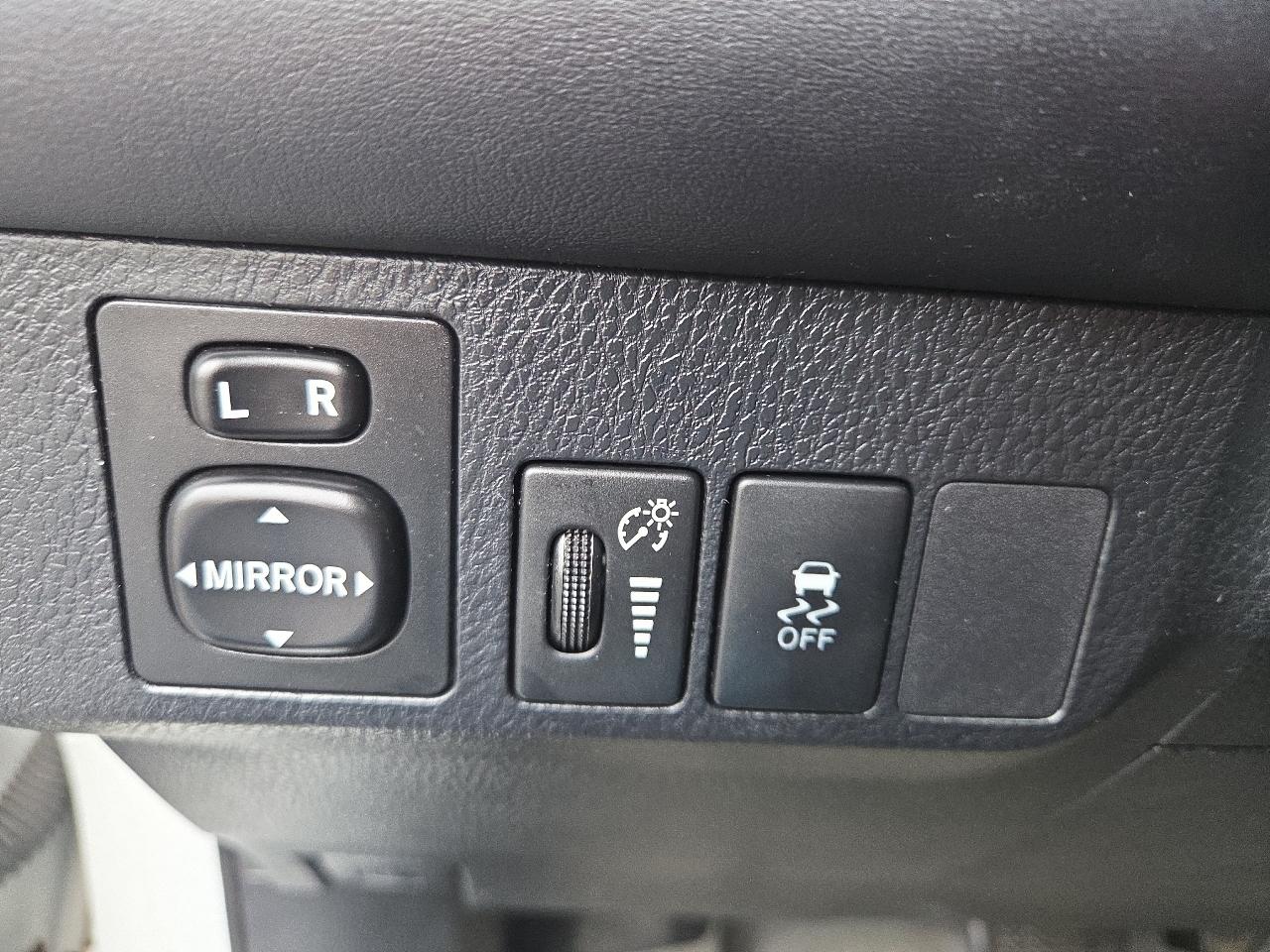 Toyota RAV4 XLE FWD 2014