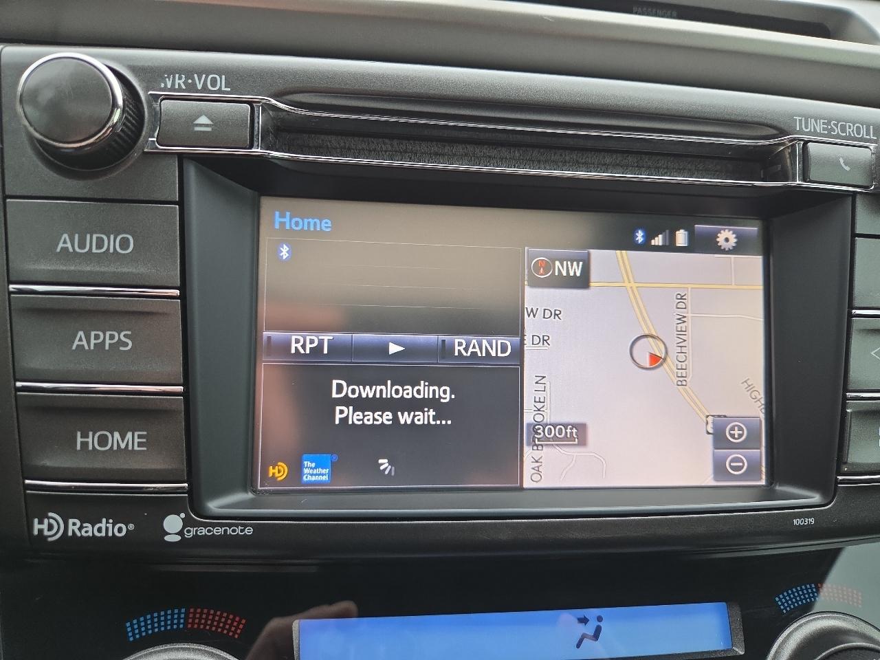 Toyota RAV4 XLE FWD 2014