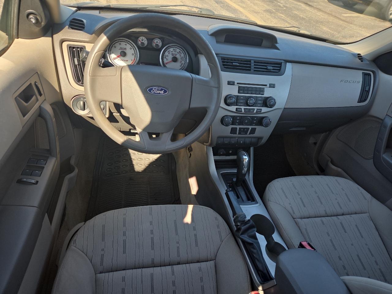 Ford Focus SE Sedan 2009