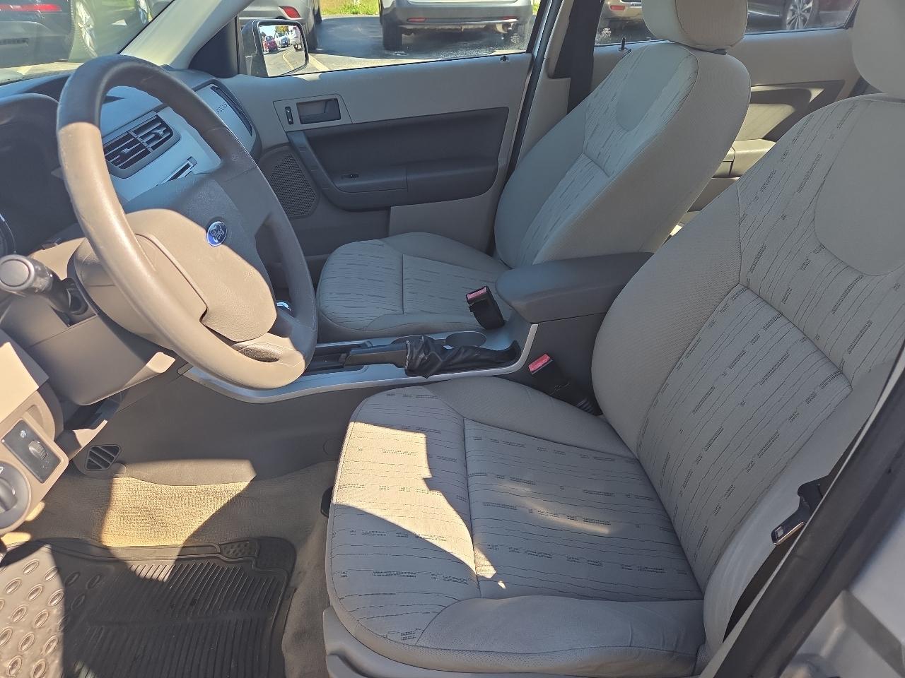 Ford Focus SE Sedan 2009