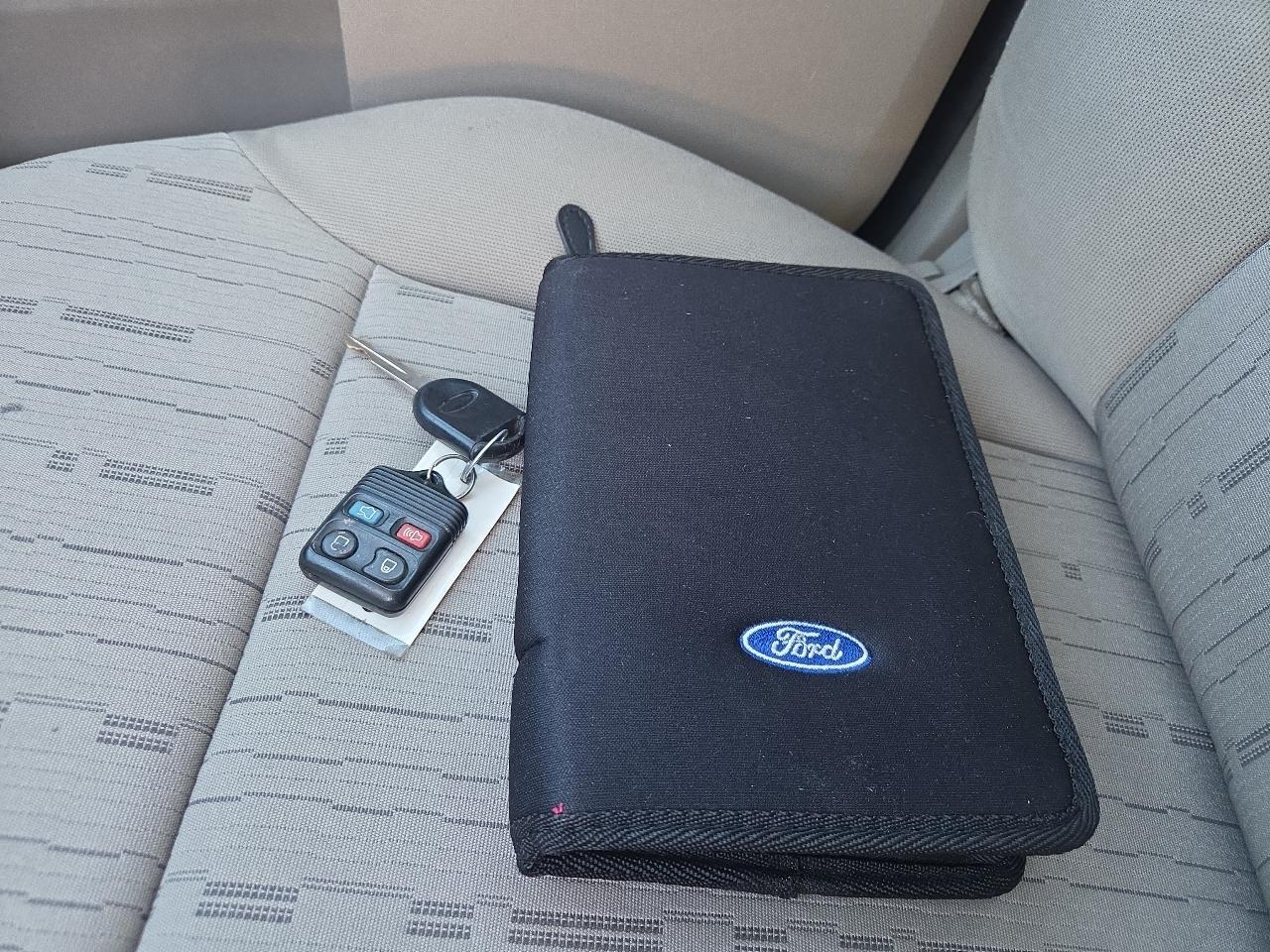 Ford Focus SE Sedan 2009