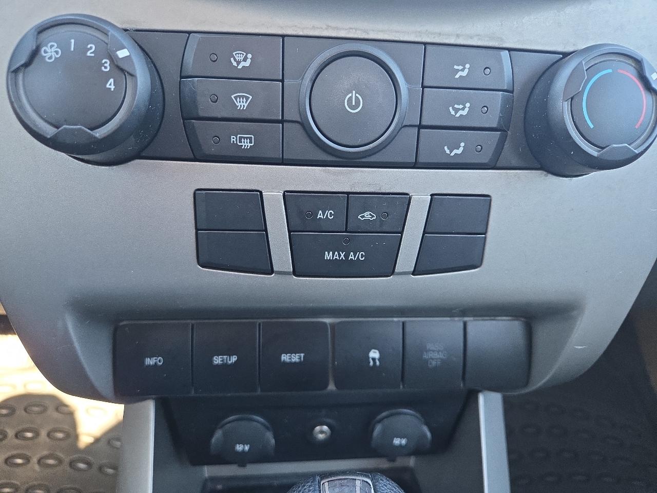 Ford Focus SE Sedan 2009
