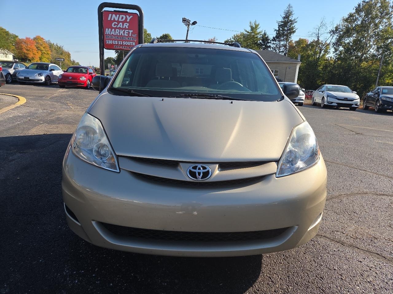 Toyota Sienna LE FWD 7-Passenger Seating 2008