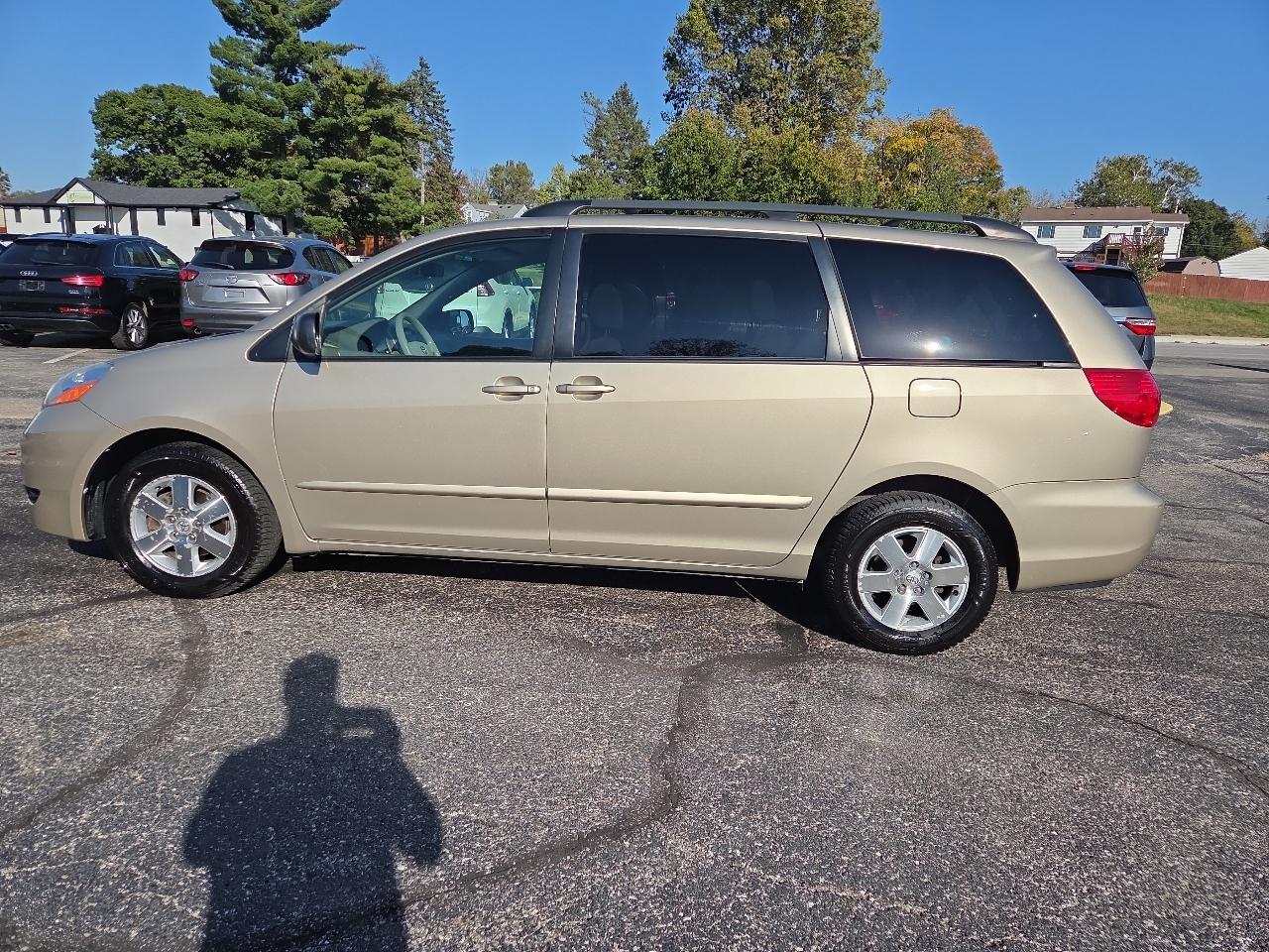 Toyota Sienna LE FWD 7-Passenger Seating 2008