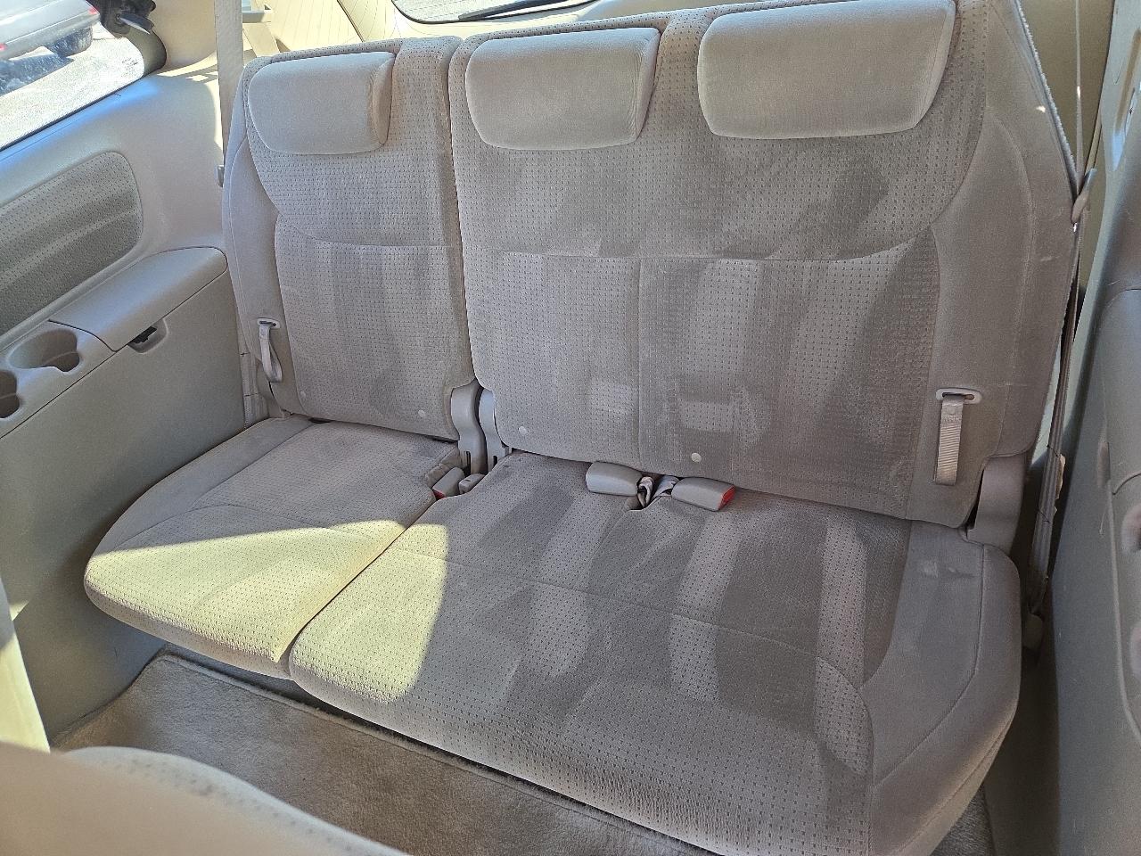 Toyota Sienna LE FWD 7-Passenger Seating 2008