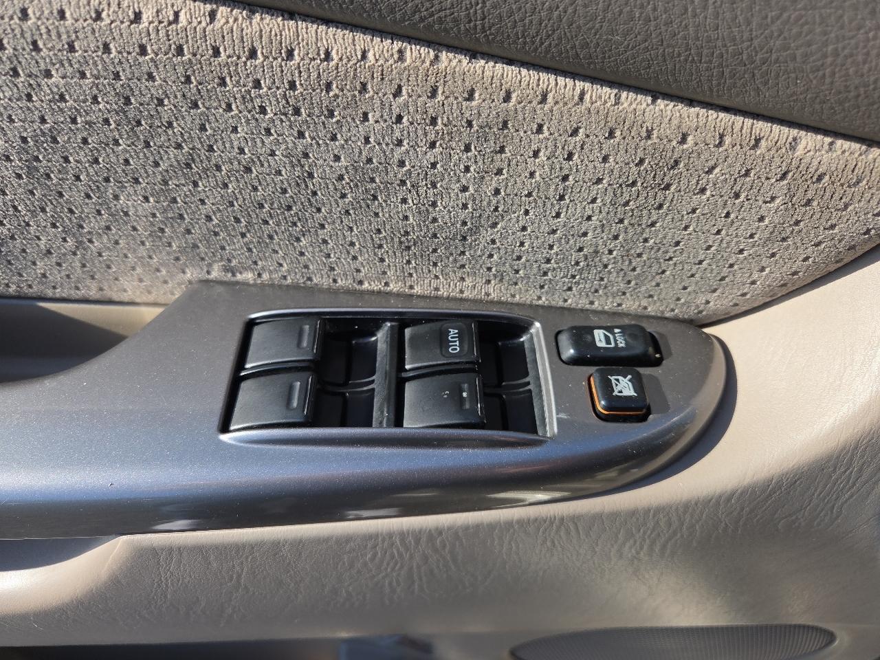 Toyota Sienna LE FWD 7-Passenger Seating 2008