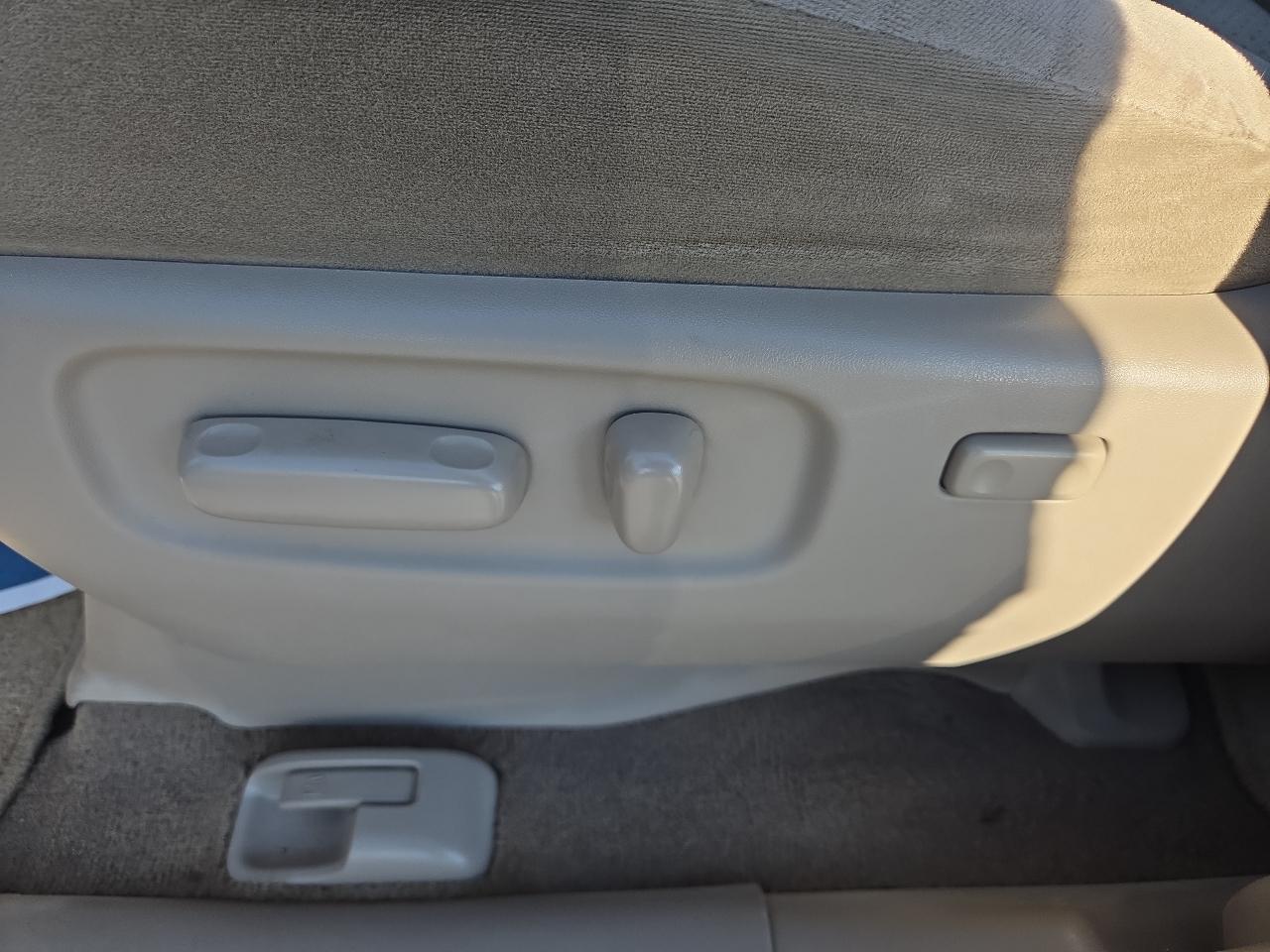 Toyota Sienna LE FWD 7-Passenger Seating 2008