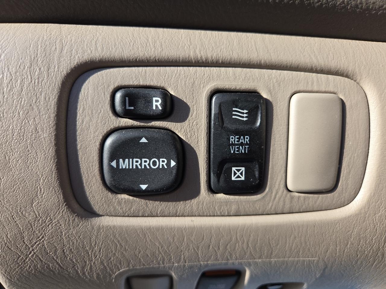 Toyota Sienna LE FWD 7-Passenger Seating 2008