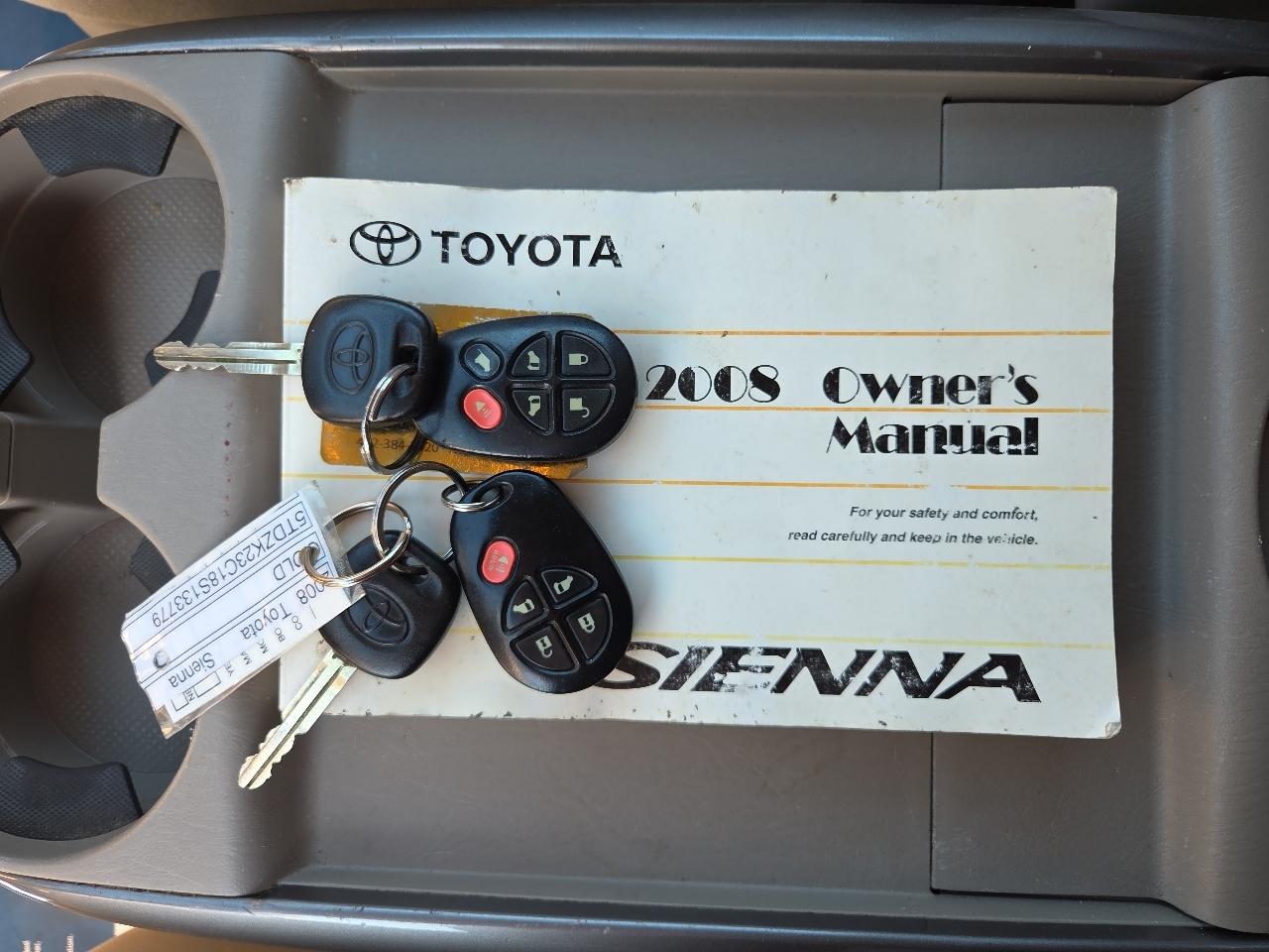 Toyota Sienna LE FWD 7-Passenger Seating 2008