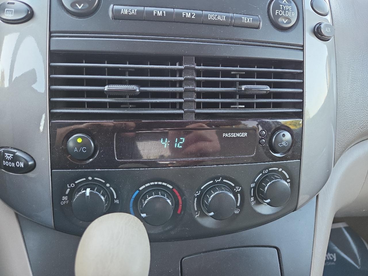 Toyota Sienna LE FWD 7-Passenger Seating 2008