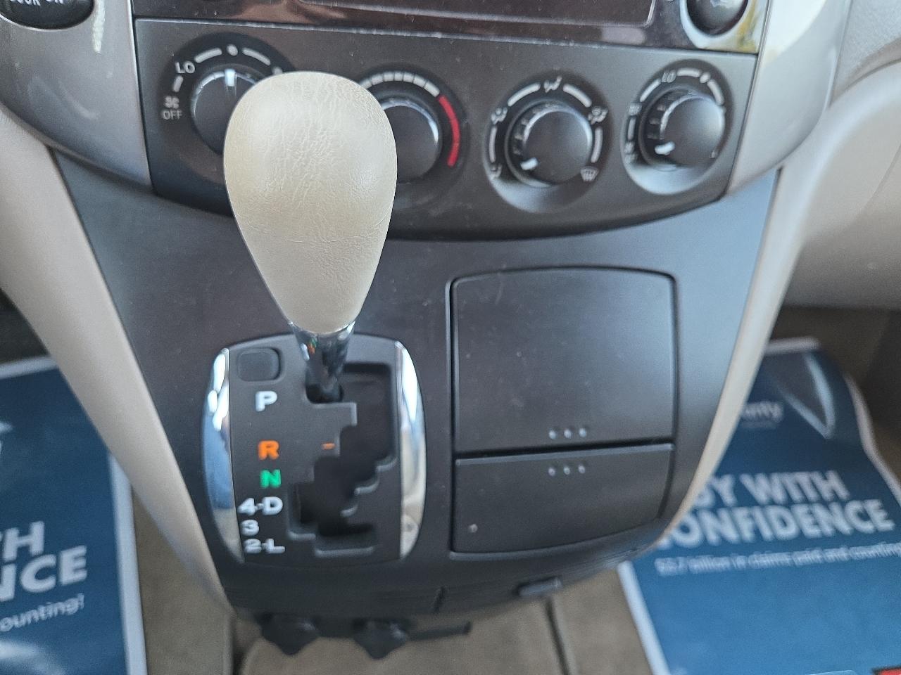 Toyota Sienna LE FWD 7-Passenger Seating 2008