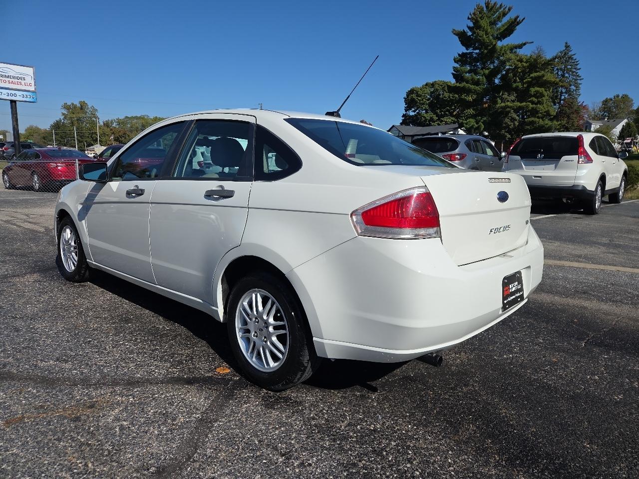 Ford Focus SE Sedan 2011