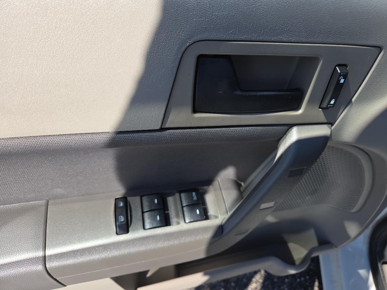 Ford Focus SE Sedan 2011
