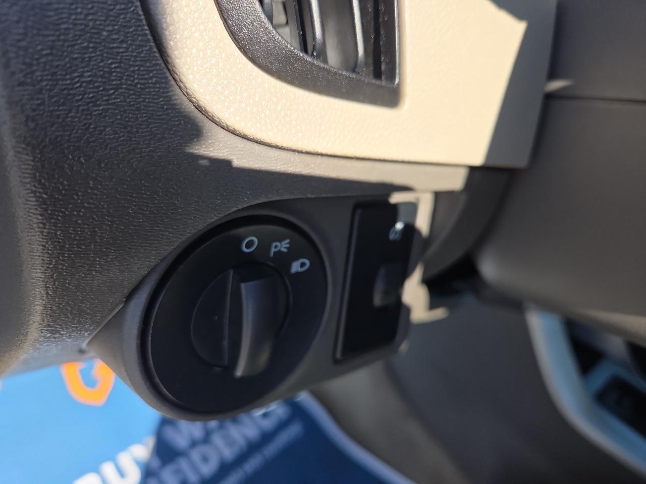 Ford Focus SE Sedan 2011