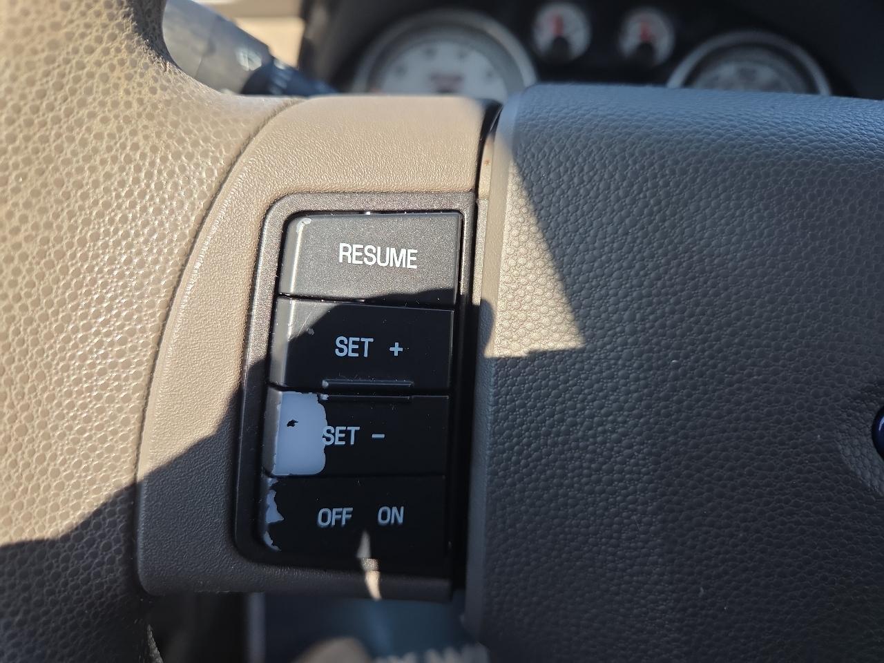 Ford Focus SE Sedan 2011