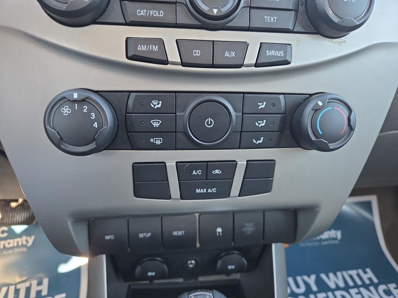 Ford Focus SE Sedan 2011