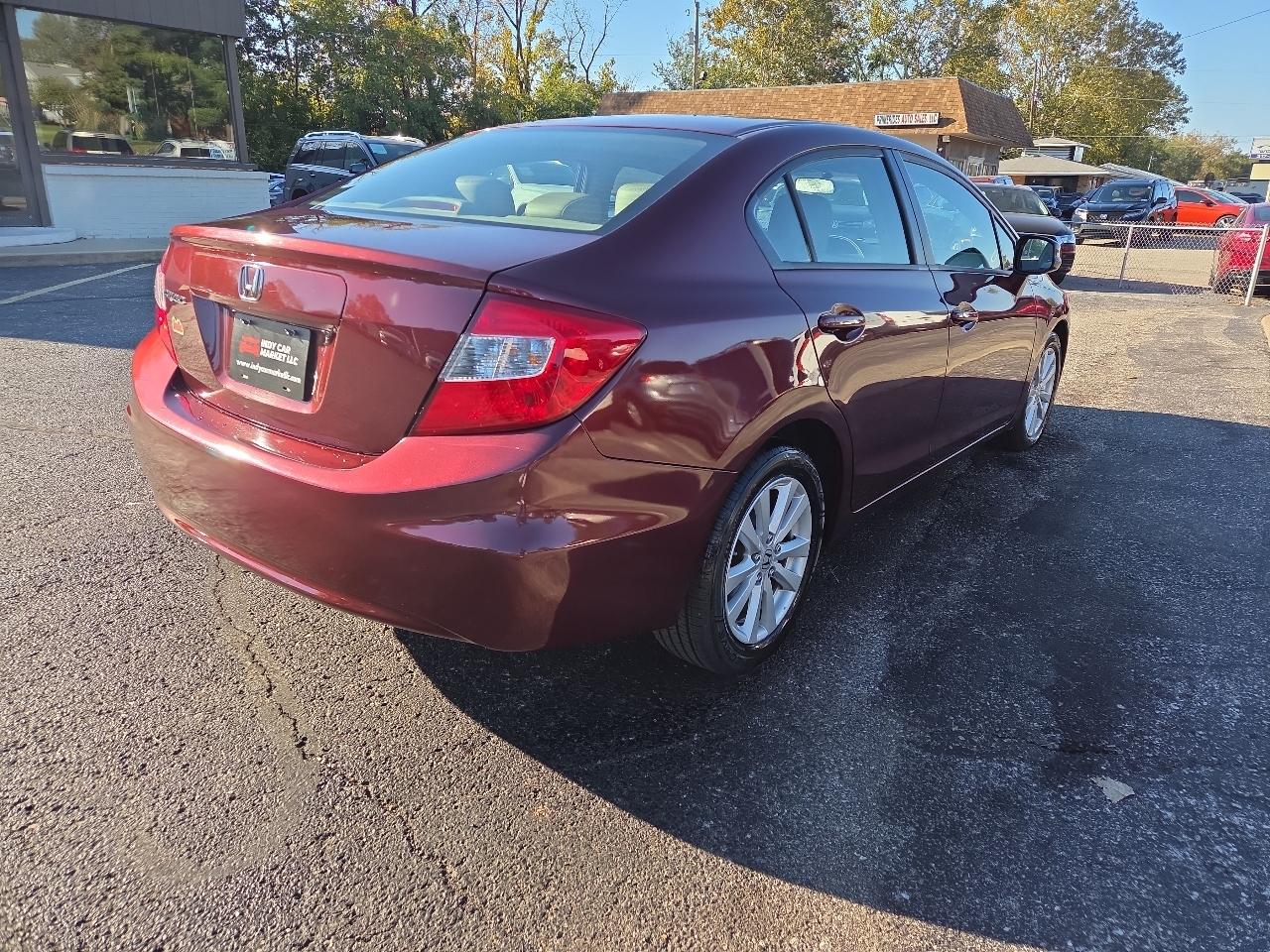 Honda Civic EX-L Sedan 5-Speed AT 2012