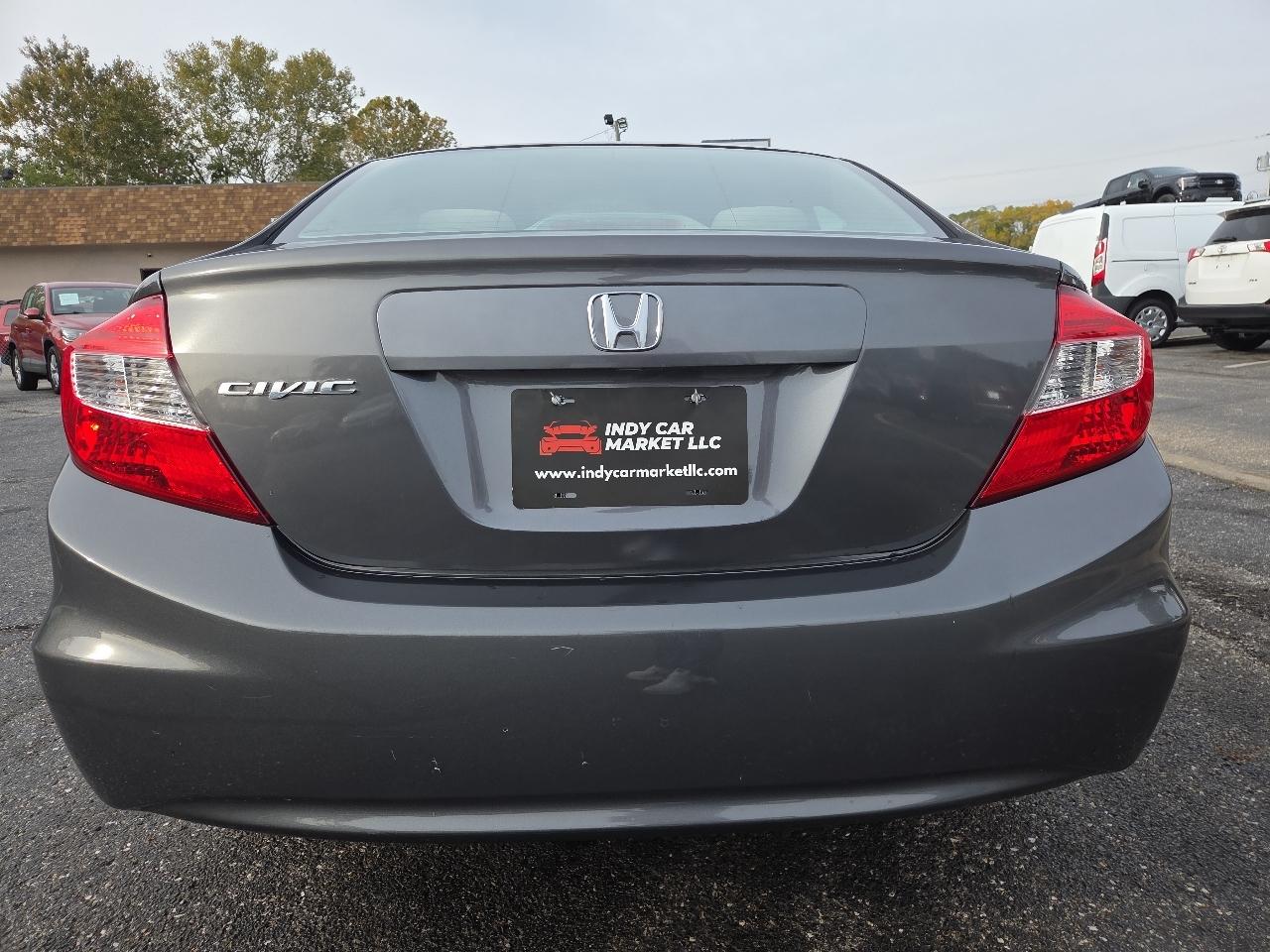 Honda Civic LX Sedan 5-Speed AT 2012