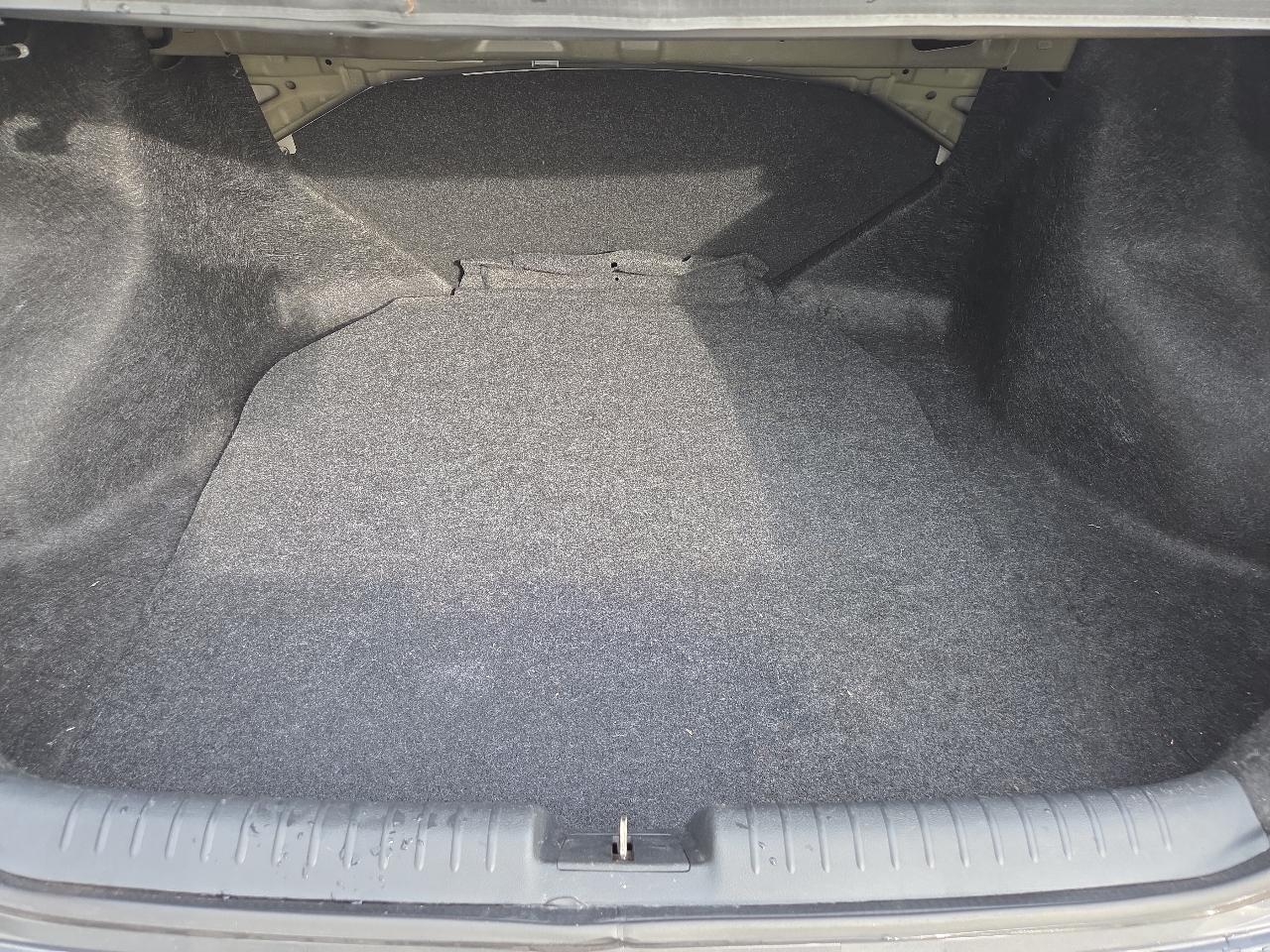 Honda Civic LX Sedan 5-Speed AT 2012