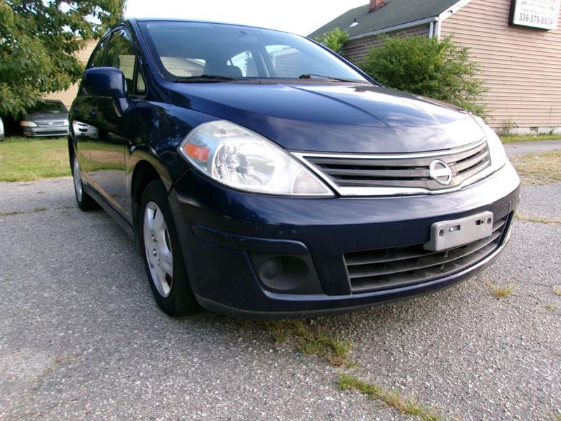 Nissan Versa  2010