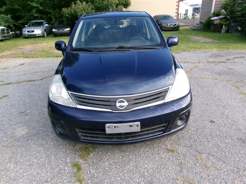 Nissan Versa  2010