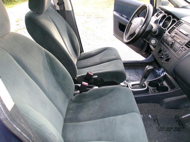 2010 Nissan Versa S - Photo 12