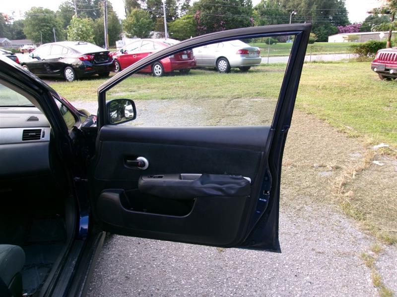 2010 Nissan Versa S - Photo 13