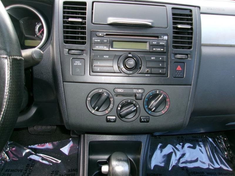 2010 Nissan Versa S - Photo 17