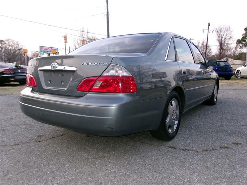 Toyota Avalon  2003