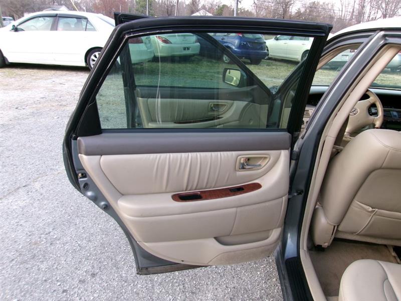Toyota Avalon  2003