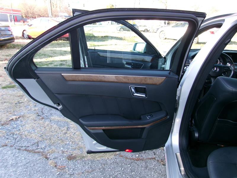 Mercedes-Benz E-Class  2010