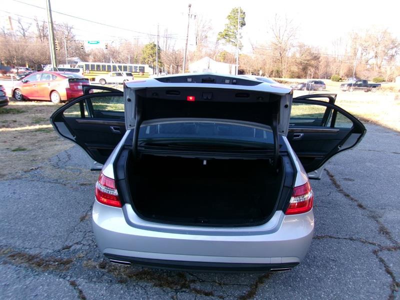 Mercedes-Benz E-Class  2010