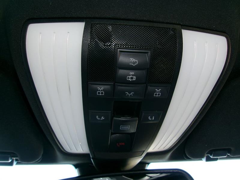 Mercedes-Benz E-Class  2010